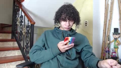 independent model online show from December 24, 2:32 am