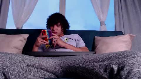 independent model online show from February 12, 10:59 pm