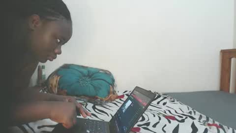 Snapshot of belindakeysha chatting on October 2, 7:12 pm belindakeysha online show from October 2, 7:12 pm