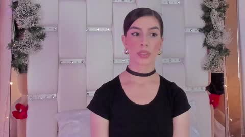 Snapshot of belindareyes chatting on December 4, 1:41 am Bel  online show from December 4, 1:41 am