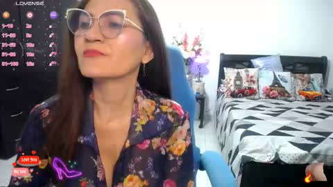 Bella online show from March 3, 2:07 am