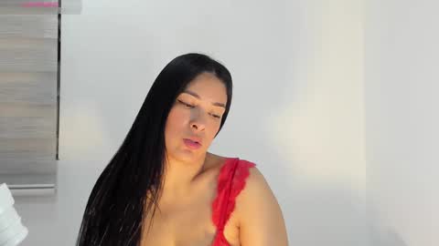 Laura online show from November 13, 7:33 am