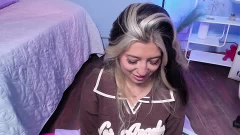  Bella  online show from January 5, 7:39 pm