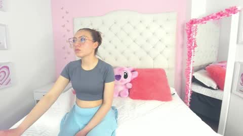 BellaLuck online show from January 14, 5:43 pm