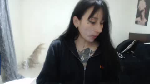 bella_luna34 online show from May 5, 2:18 am