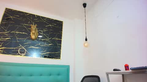     online show from November 4, 9:27 pm