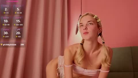 Bella NEW ROOM online show from July 13, 1:53 am
