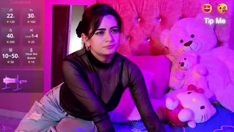 bella_thixx online show from November 18, 5:21 am