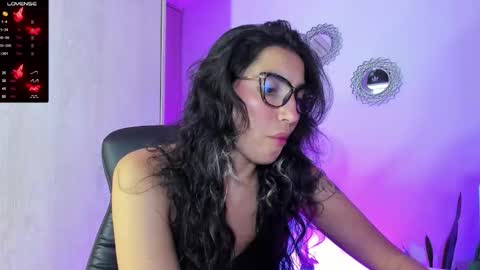 Bella online show from December 2, 11:25 pm