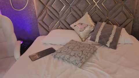 Cris online show from November 20, 7:55 pm