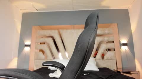 bellaboobs_ online show from February 20, 8:33 pm