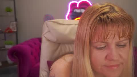 Bella online show from March 29, 3:02 pm