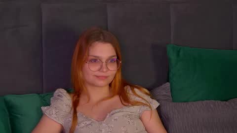 Snapshot of bellamarebelle chatting on October 23, 4:58 am BellaMarebelle online show from October 23, 4:58 am