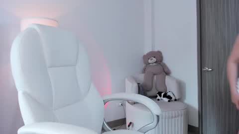 Bella Mia online show from February 17, 5:01 pm