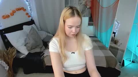 Bella online show from October 26, 9:47 pm