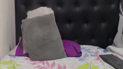 paula online show from November 26, 1:25 am