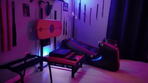 Bellaskeykeeper online show from April 8, 10:18 am