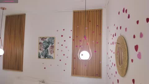 laukyubey             online show from April 16, 1:33 pm