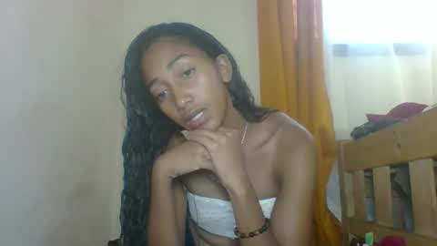 belle_annah online show from April 23, 12:29 pm