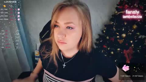 Your Annabelle Wolf  online show from December 17, 12:56 pm