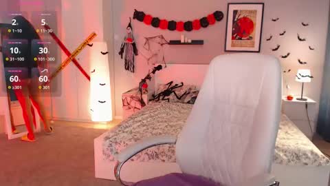 Bella online show from October 31, 2:01 am