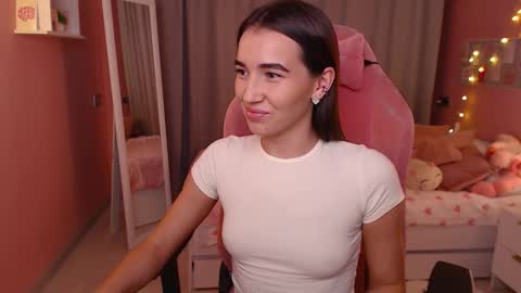 Bella online show from December 1, 2:04 pm