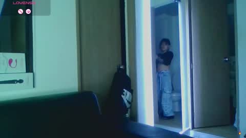 Tiffany and Bengie online show from January 8, 2:50 am