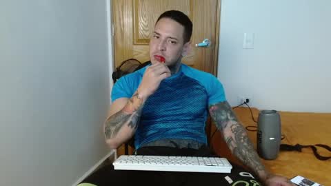 Snapshot of benjamin_isaac chatting on March 8, 9:40 pm benjamin_isaac online show from March 8, 9:40 pm