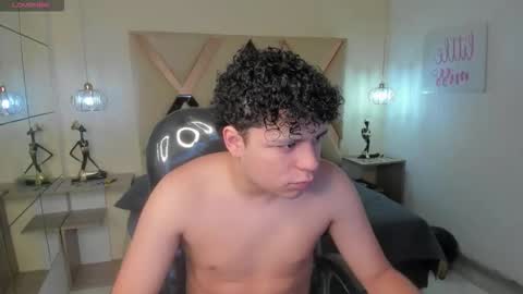 Snapshot of benjamintwink1 chatting on October 22, 10:55 pm BENJAMIN online show from October 22, 10:55 pm