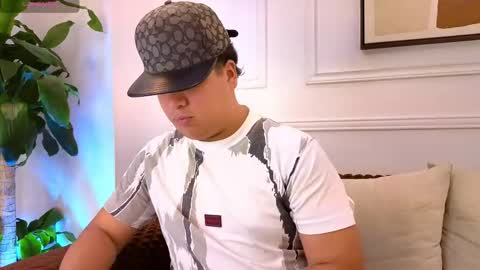 bennett_alejoo online show from May 20, 7:31 pm