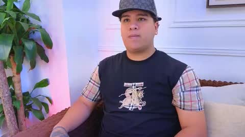 bennett_alejoo online show from March 22, 7:18 pm