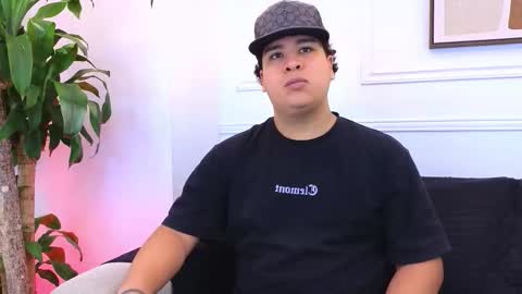 bennett_alejoo online show from February 4, 6:45 pm