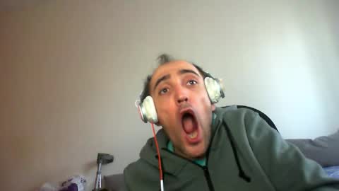 bentish online show from January 8, 12:44 pm