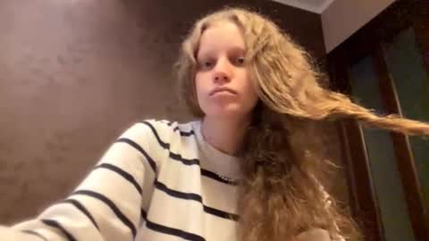 Snapshot of berniecemontell chatting on October 21, 11:37 am Sophia online show from October 21, 11:37 am