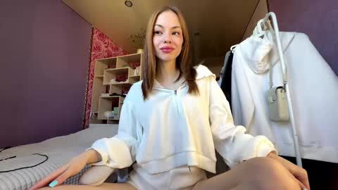 Snapshot of berry_buns chatting on October 6, 5:47 am Sofia online show from October 6, 5:47 am