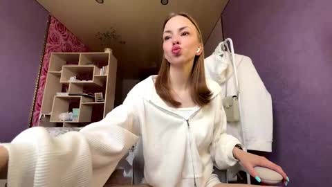 Snapshot of berry_buns chatting on October 5, 5:38 am Sofia online show from October 5, 5:38 am