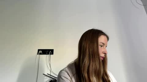 Lina online show from April 22, 2:13 pm