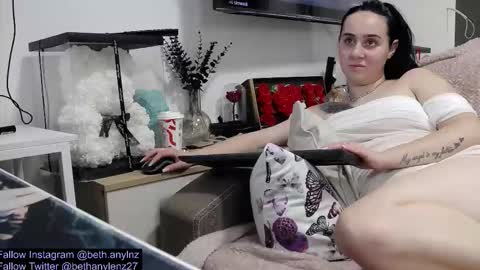 bethanylenz2 online show from November 10, 8:00 pm