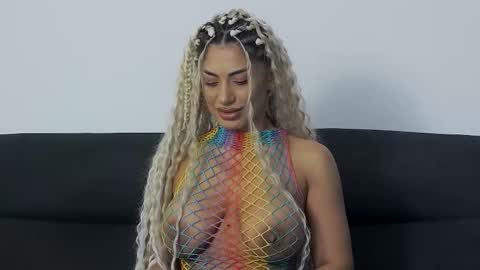 bethierusse online show from September 17, 2:59 am