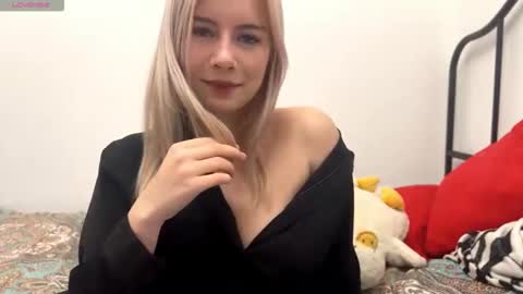 BlondeReka ITS MY 1st DAY HERE online show from November 25, 12:26 pm