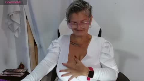 bibiana online show from May 4, 9:49 am