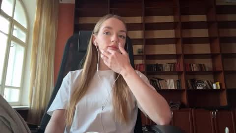 Becky online show from April 9, 3:39 pm