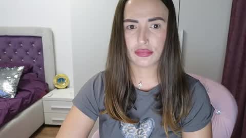   BeyonceDoll       Twitter DollBeyonce    online show from March 23, 8:14 pm