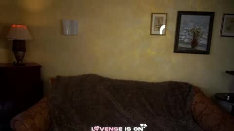 Eliz online show from May 25, 3:01 am