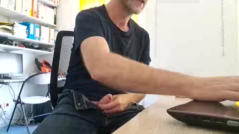 My name is David and if you like public exhibitions you wont be disappointed with me LoL - My favorite vibes is 44  online show from May 15, 10:23 am