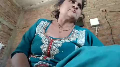 Mona online show from March 5, 8:32 am