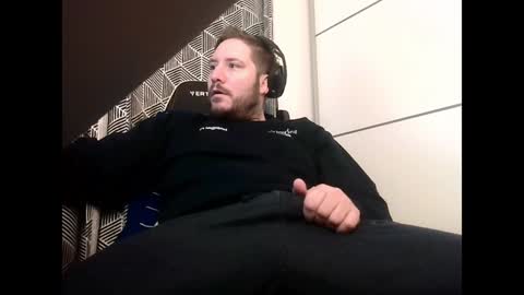 bigbroly88 online show from December 8, 6:22 am