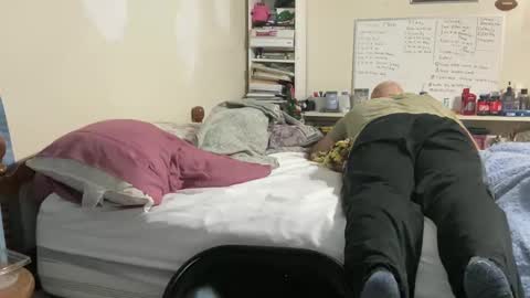 Snapshot of bigbackmuscles1296 chatting on December 6, 1:35 am Mr. Muscle Monster online show from December 6, 1:35 am