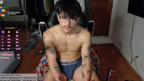 Snapshot of bigbadmj chatting on October 23, 5:42 am Asta online show from October 23, 5:42 am