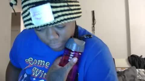 bigbootibambii online show from December 23, 2:29 am